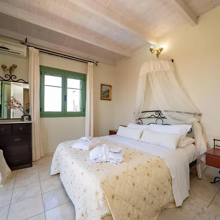 Monambeles Villas Svoronata Exterior photo