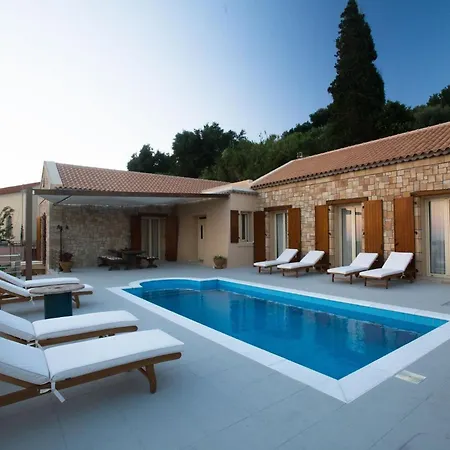 Monambeles Villas Svoronata Exterior photo